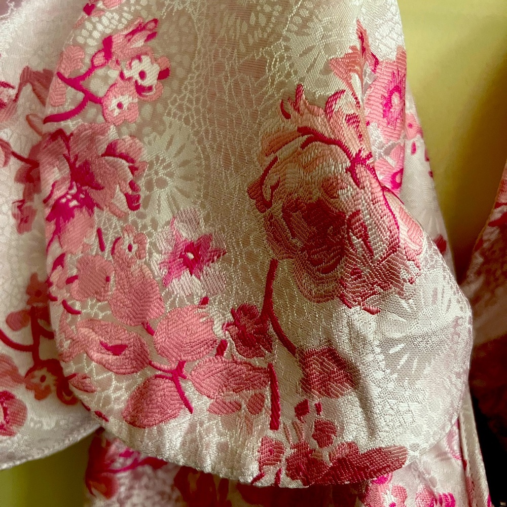 Pretty little things dress size 6
